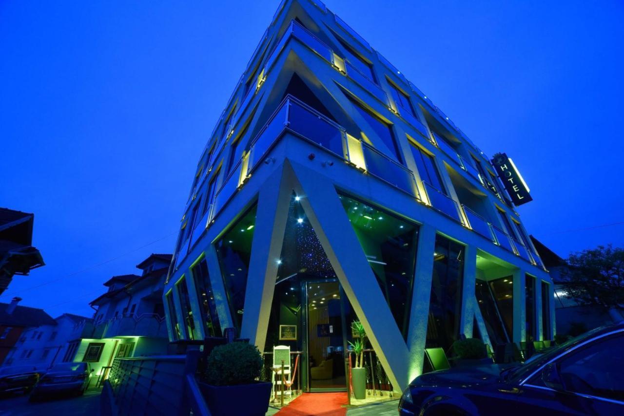 Hotel Palace Velika Kladusa Exterior photo